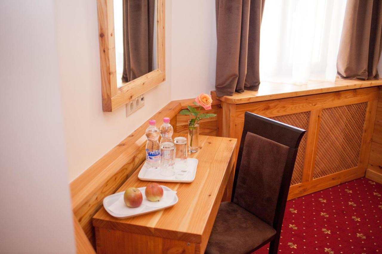 Baron Spa Hotel - Museum Yaremche Bagian luar foto